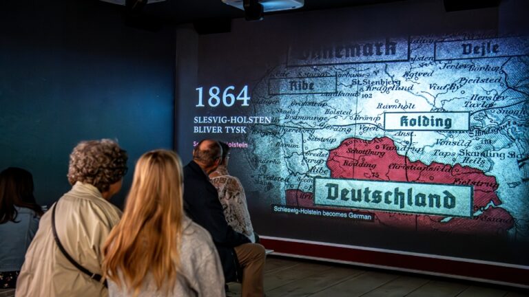 BLIV GUIDET GENNEM HISTORIEN 